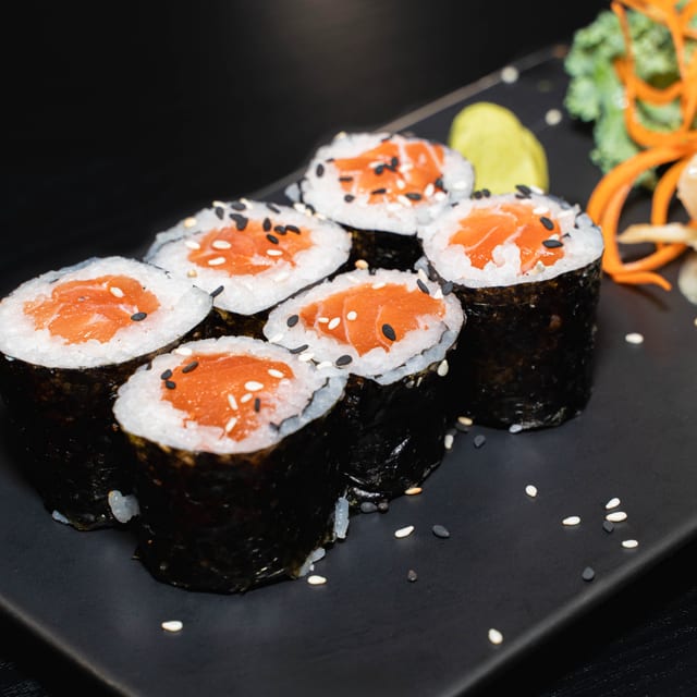 Salmon Roll.